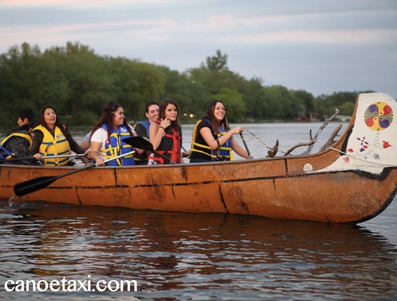 canoe toronto taking students on cultural activities paddling around the toronto islands